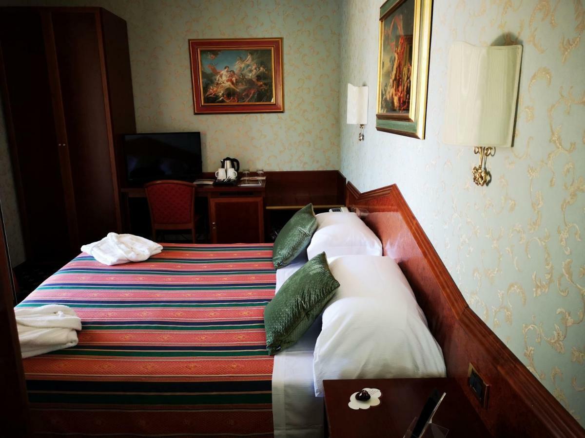 Hotel Royal Bolsena Esterno foto